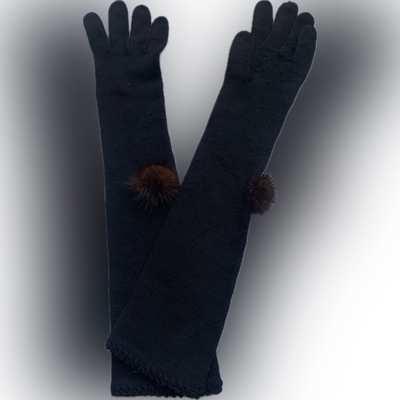 Vintage Ladies long wool Gloves with fur Pom, medium size, 17 inches - Picture 3 of 7